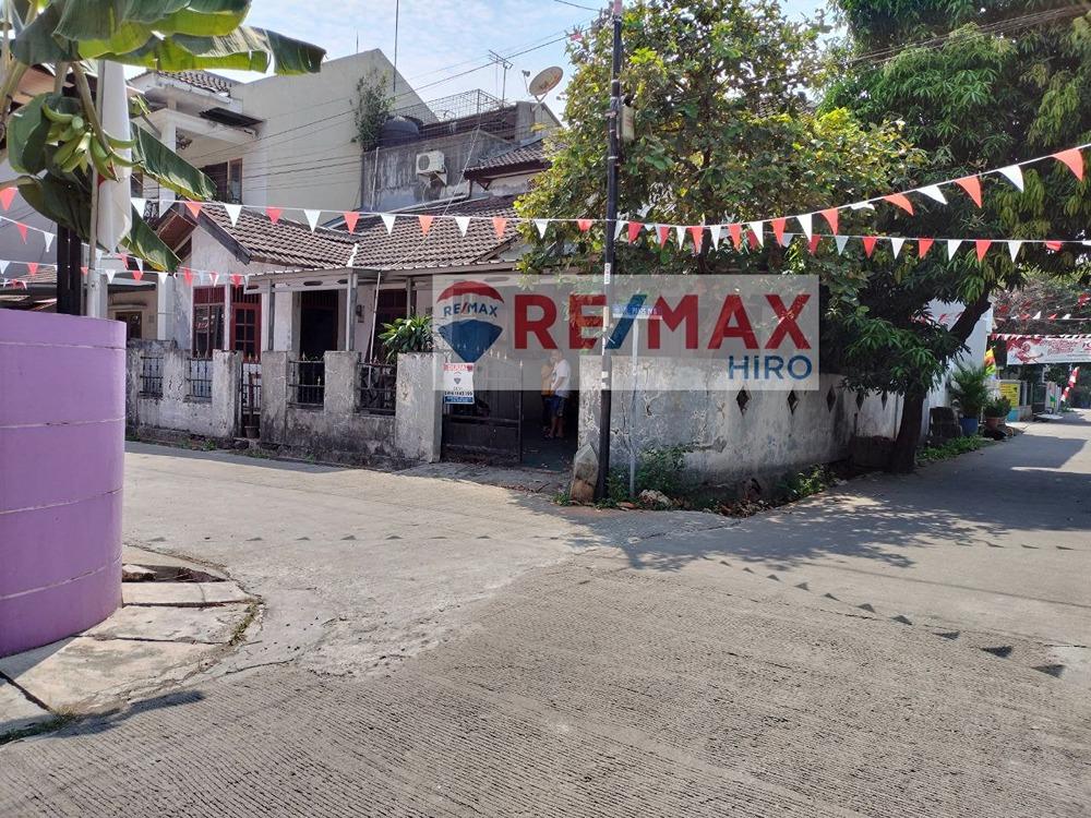 DIJUAL RUMAH 2 LT BARU RENOVASI DI PONDOK PEKAYON INDAH BEKASI SELATAN